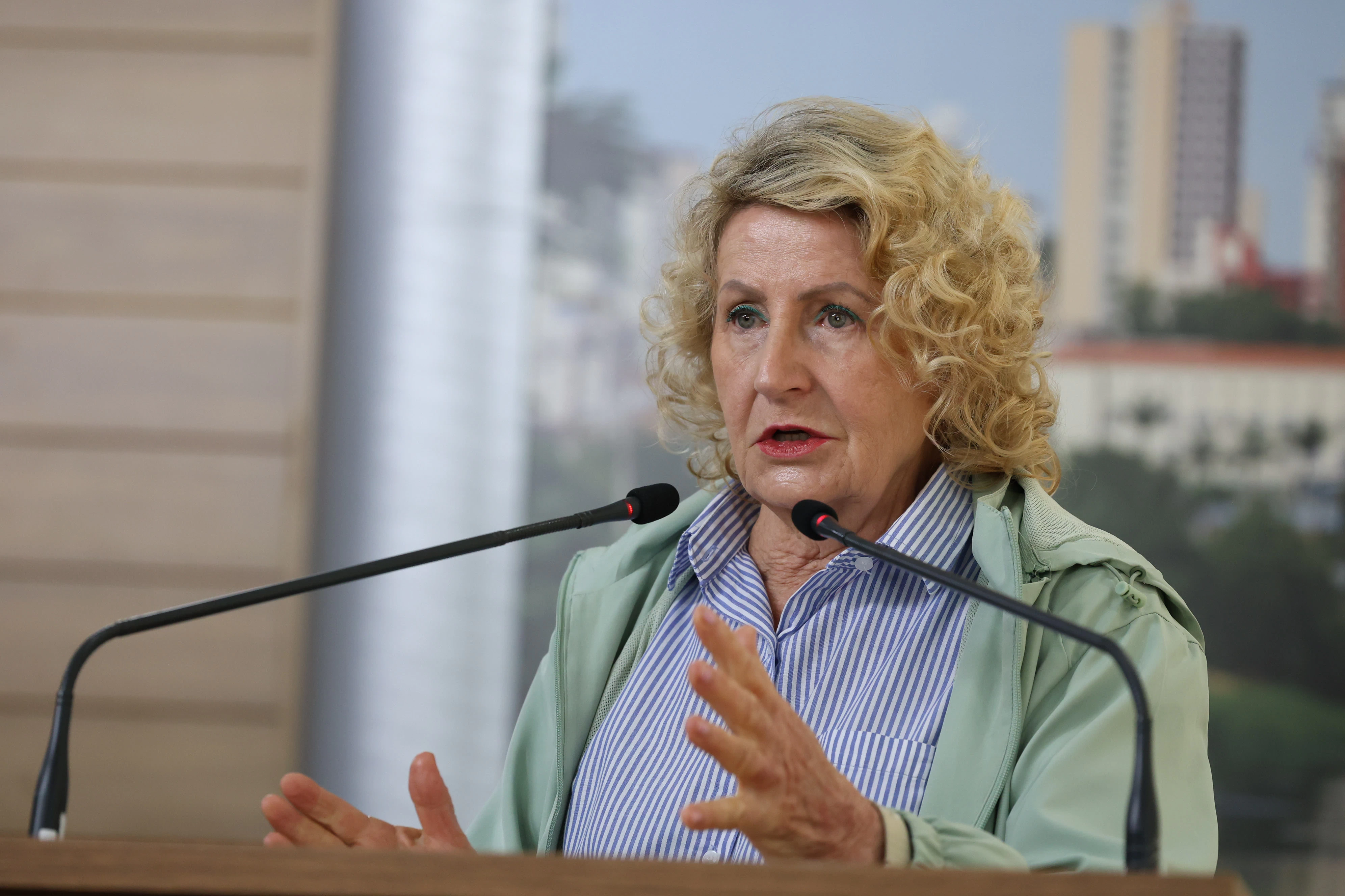 Iara Bernardi cobra esclarecimentos sobre atendimento em angiologia e cirurgias vasculares em Sorocaba