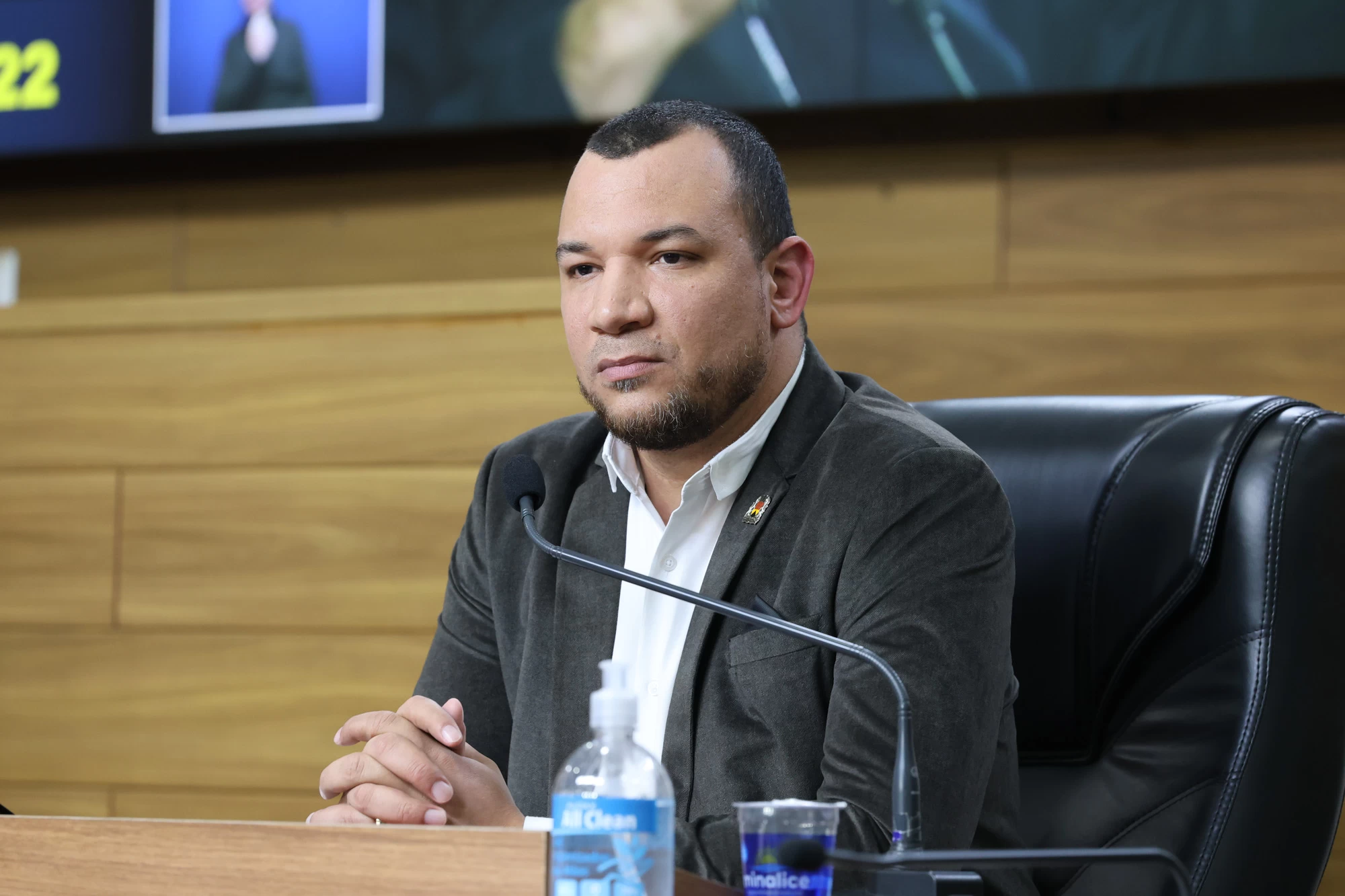 Dylan Dantas solicita esclarecimentos sobre possíveis atrasos nos repasses a hospitais e creches