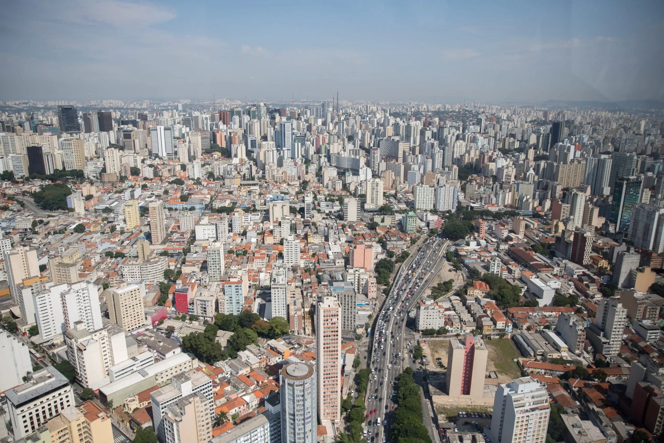 Previsão do tempo para domingo (06), em SP: dia inicia com predomínio de sol entre poucas nuvens