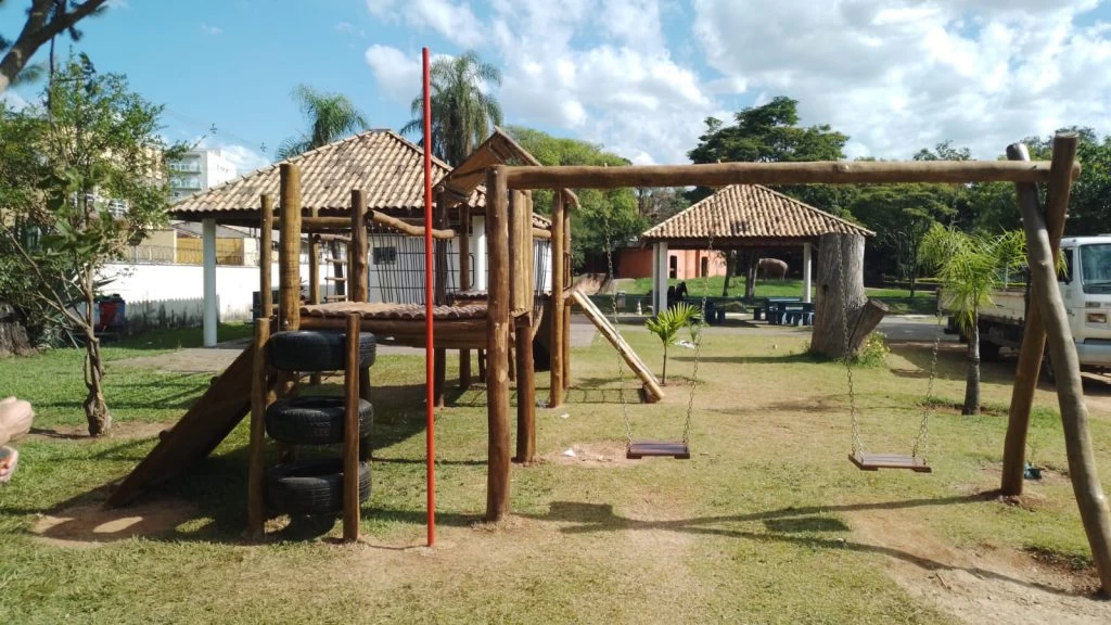 Parque Zoológico Municipal “Quinzinho de Barros” recebe playground ecológico
