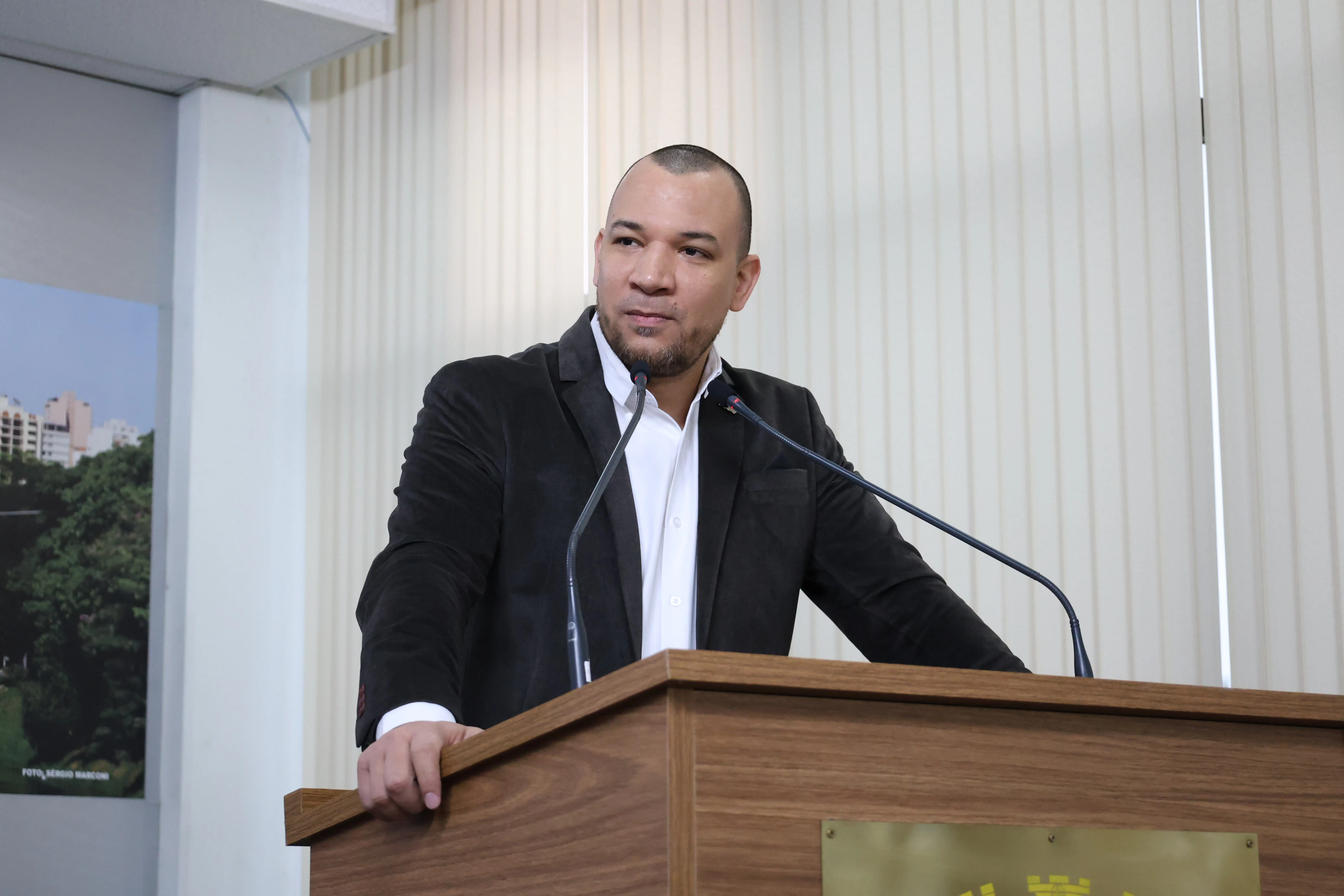 Dylan Dantas solicita informações sobre prazos e andamento das obras da nova rodoviária