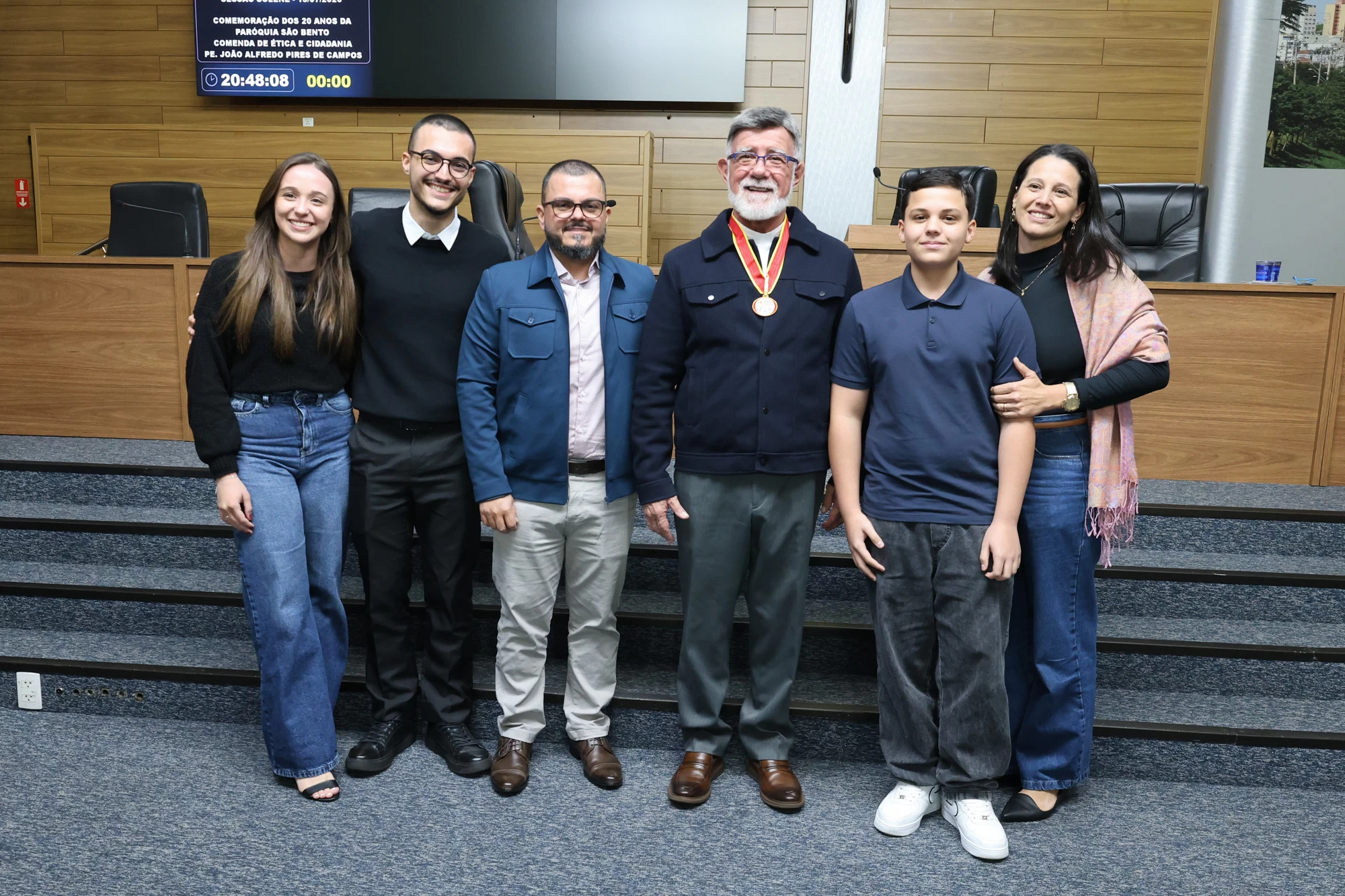 Câmara de Sorocaba celebra os 20 anos da Paróquia São Bento e homenageia padre
