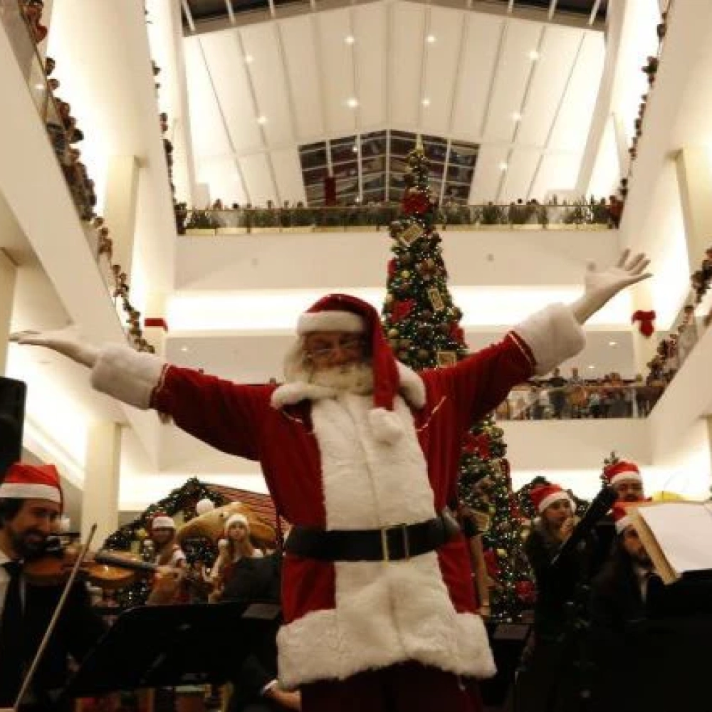 20 mil pessoas participam da festa de chegada do Papai Noel ao Iguatemi Esplanada