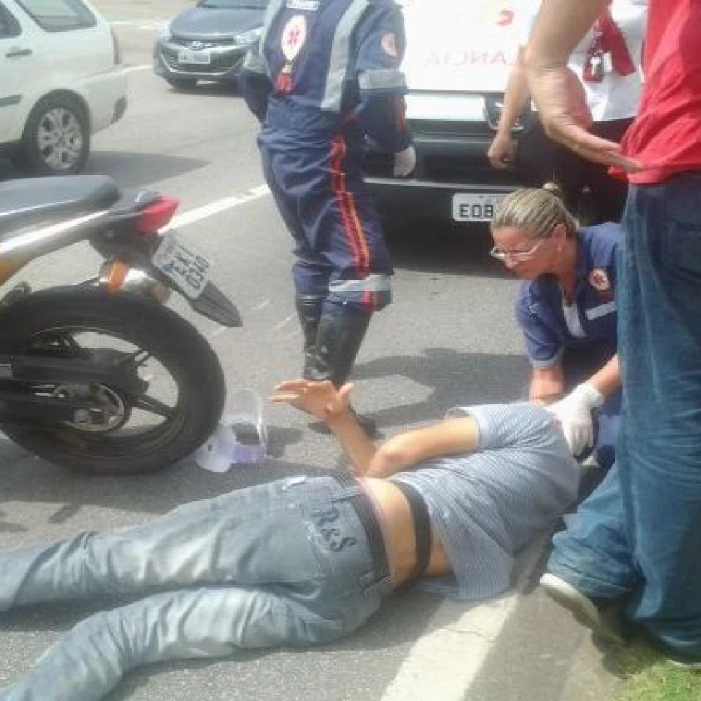 Acidente complica trânsito na Avenida Itavuvu