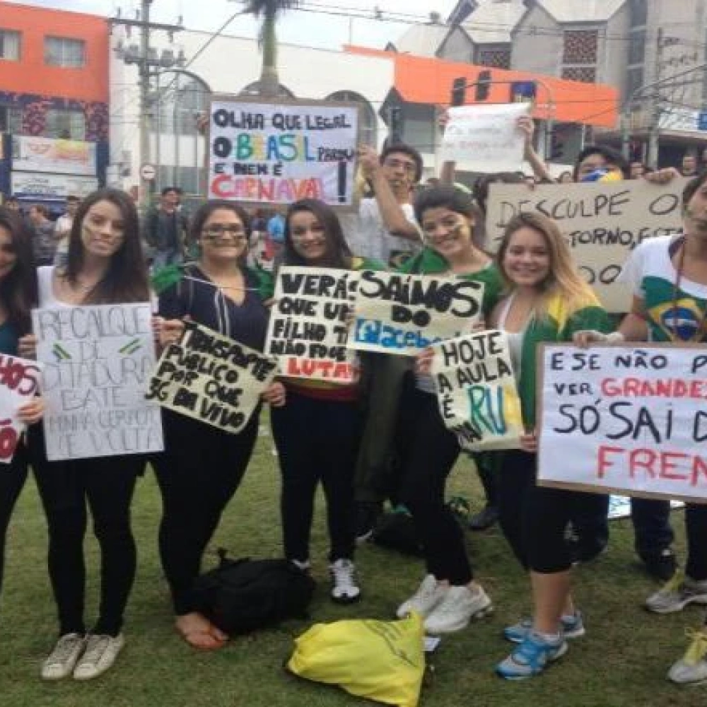 Acompanhe as imagens da Manifestação que está ocorrendo hoje em Sorocaba