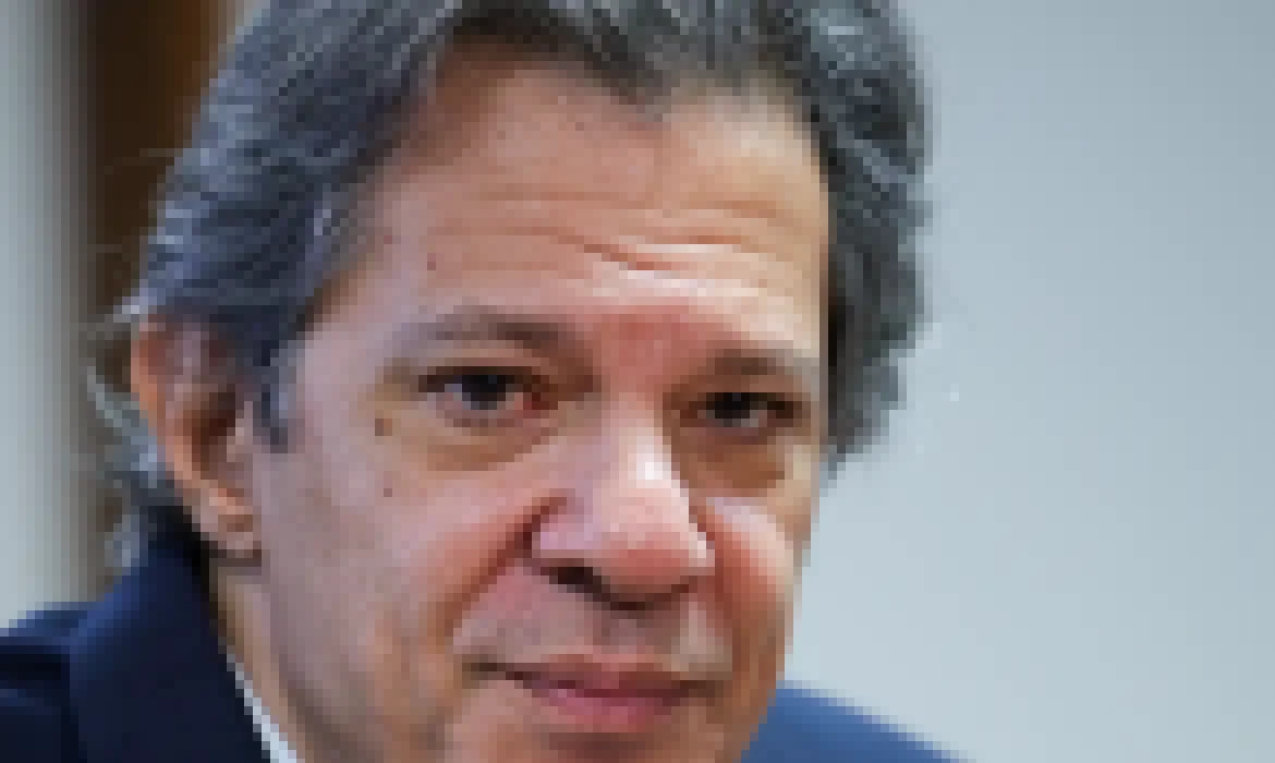 Haddad suspende férias para discutir Orçamento com Lula