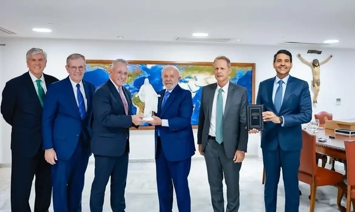 Lula recebe líderes mórmons dos EUA no Palácio do Planalto