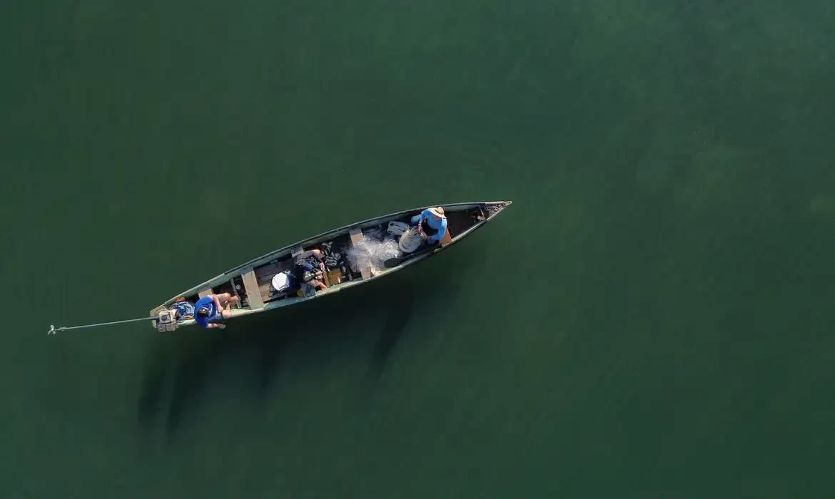 Ministério da Pesca cancela mais de 76 mil licenças de pescadores