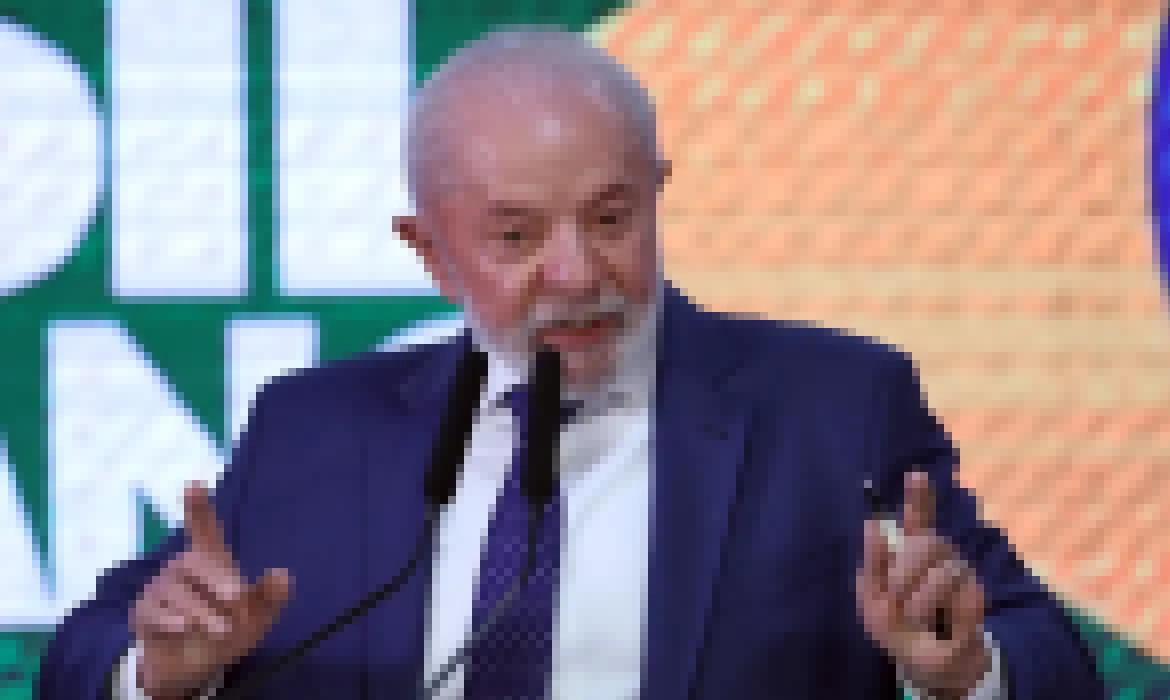 Lula cobra regulamentação de lei sobre economia solidária