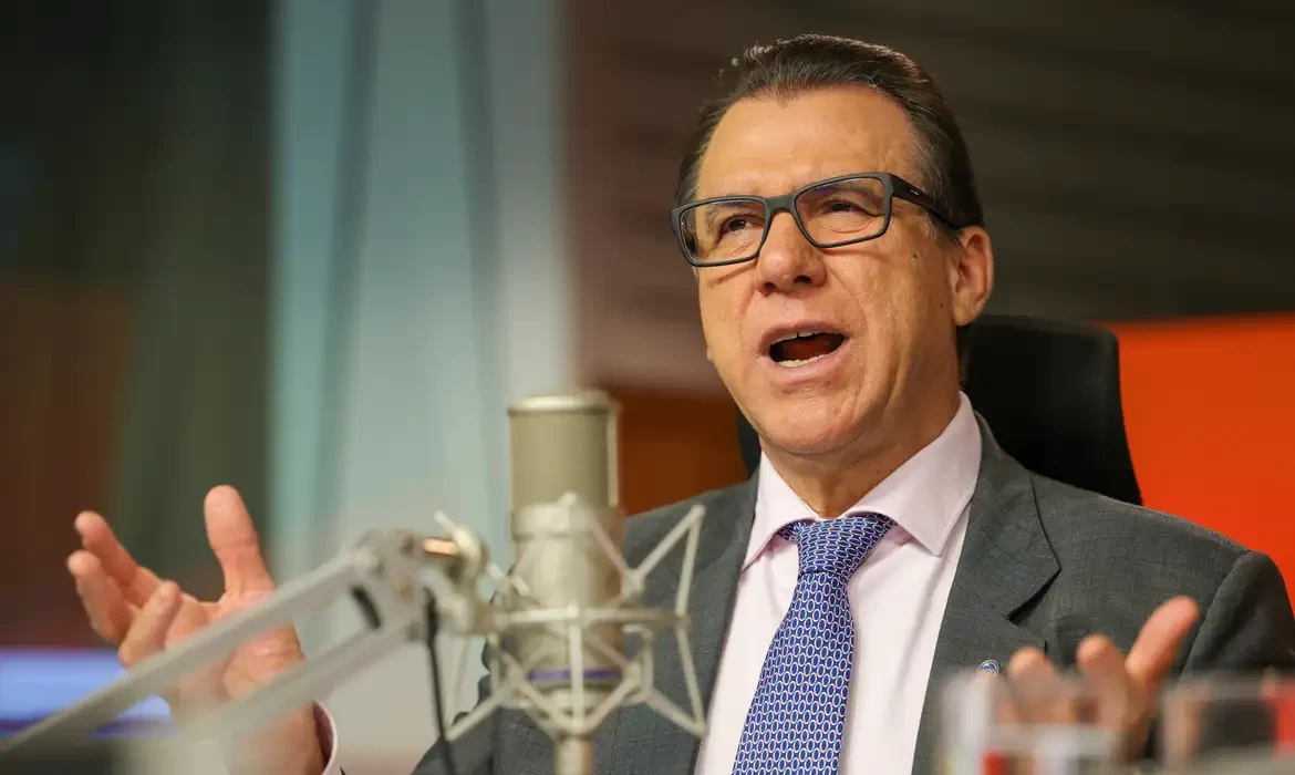 Marinho pede debate sobre escala 6x1 e financiamento de sindicatos