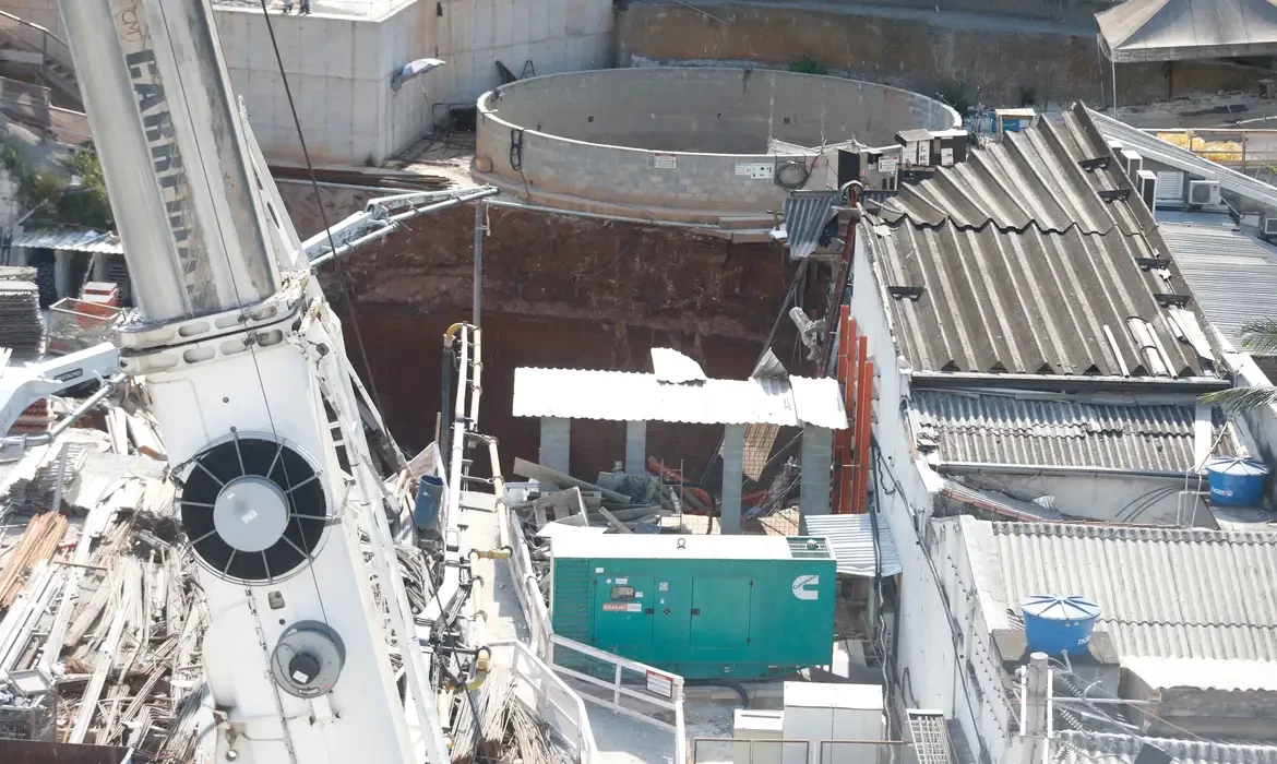 MP vai apurar causas do desabamento em obra do Metrô de São Paulo