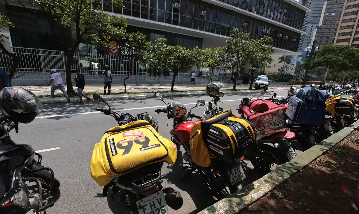 Justiça de SP derruba proibição e mototáxi volta a ser oferecido