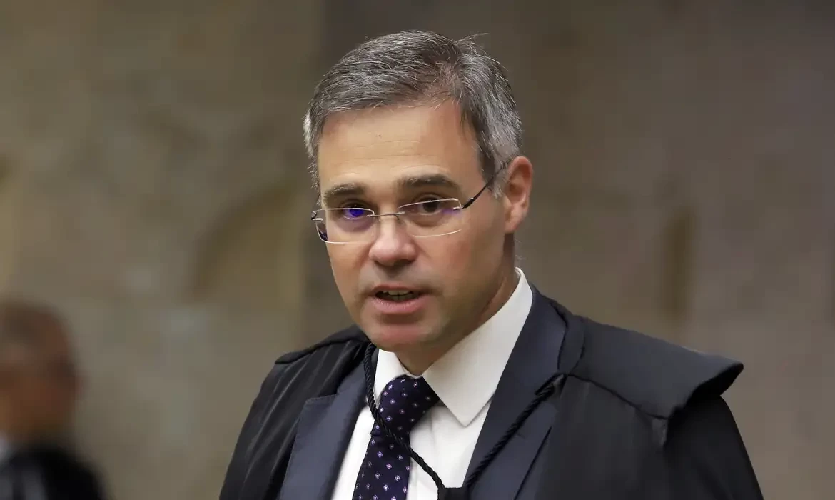 Mendonça vai comandar apuração sobre dinheiro de Vorcaro em Dark Horse