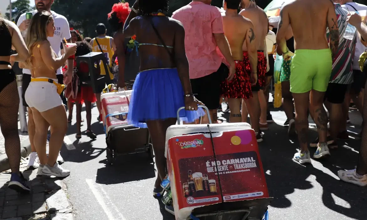 “Carnaval é o nosso 13º salário”, diz liderança de camelôs