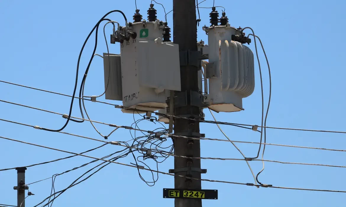 Rede elétrica teve 685 acidentes em 2024, menor número em oito anos