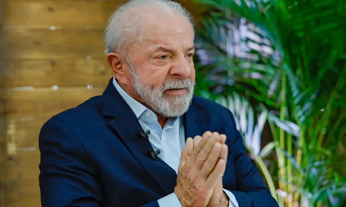 Lula pede mobilização contra "indústria de contar mentiras"