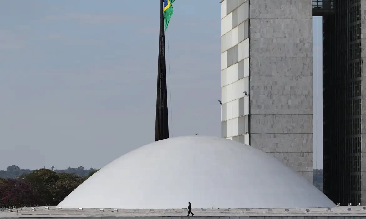 "É polêmico, mas vai a voto", diz relator de licenciamento ambiental