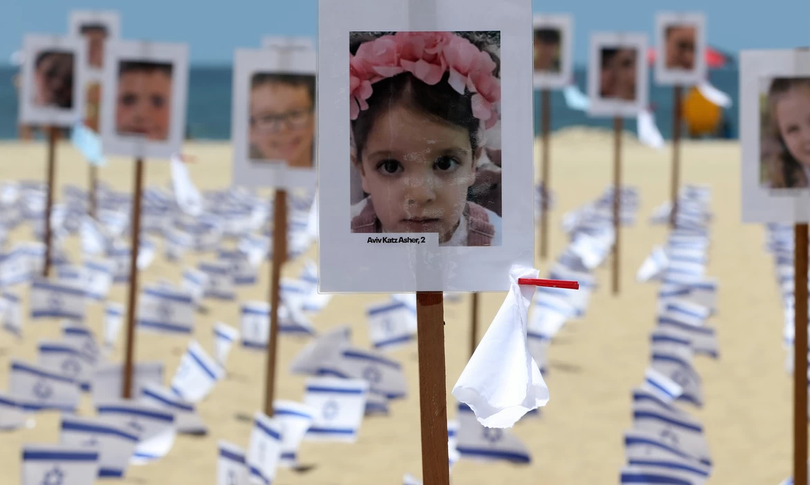 Um mês após ataque do Hamas, ato no Rio homenageia vítimas de Israel