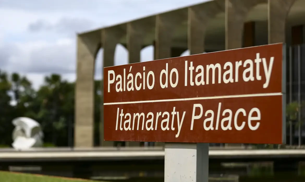 Brasil condena ataque aéreo de Israel à escola na Faixa de Gaza