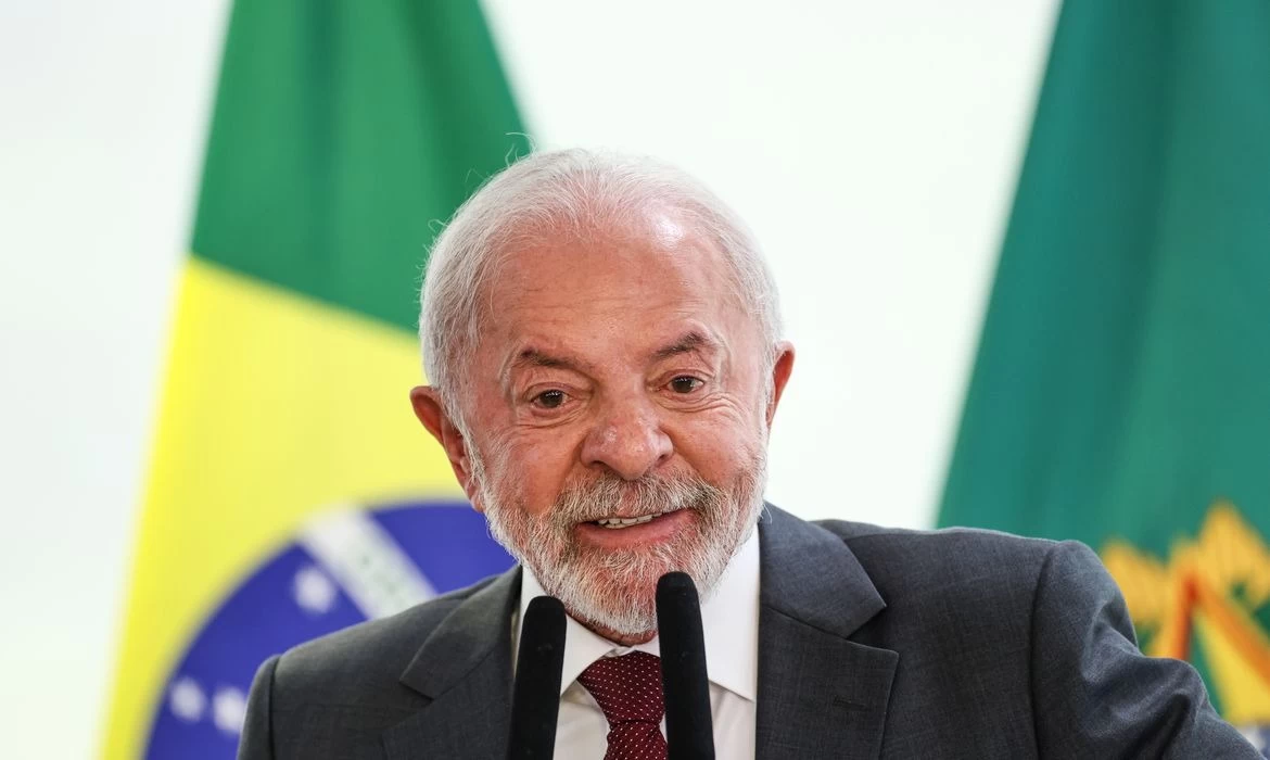 Lula liga para Trump e diz que alegações para tarifaço são infundadas