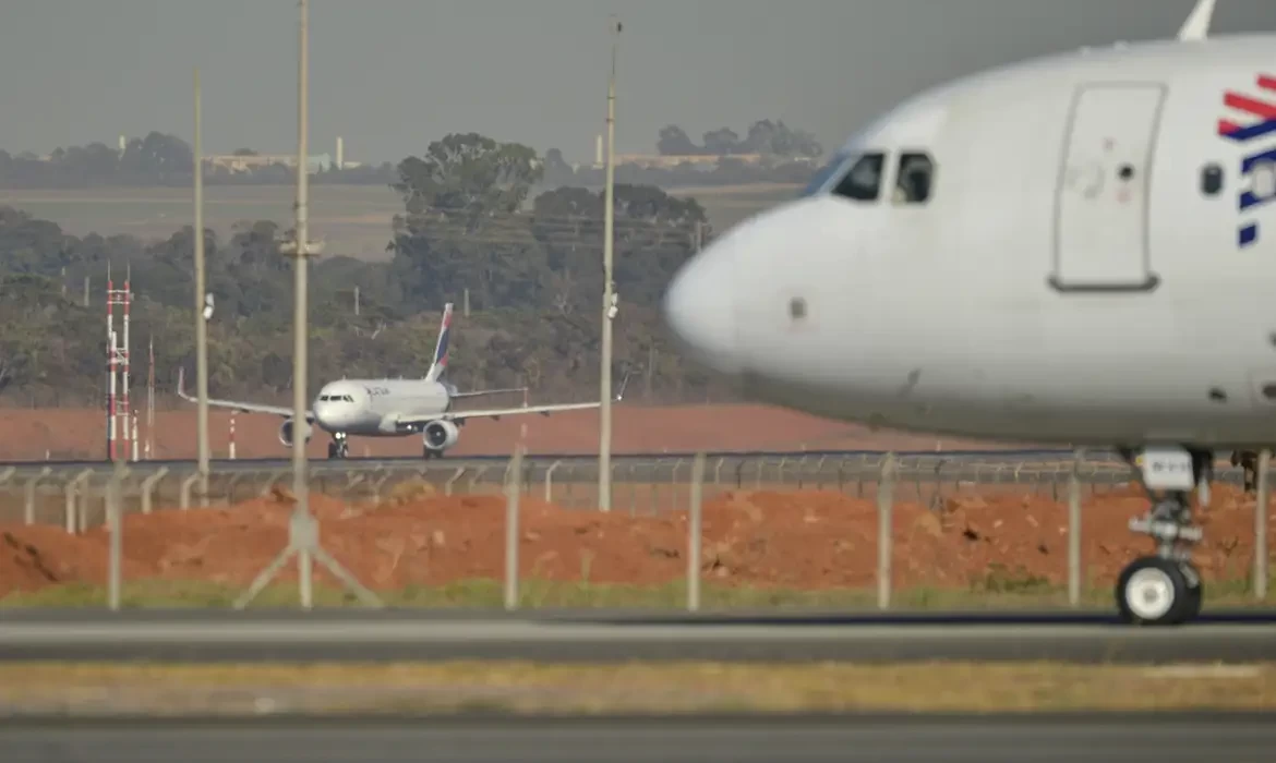 Após ameaça de bomba, voo da Latam de Brasília a São Paulo é adiado