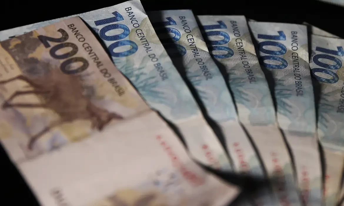 FGTS distribuirá quase R$ 13 bilhões do lucro de 2024