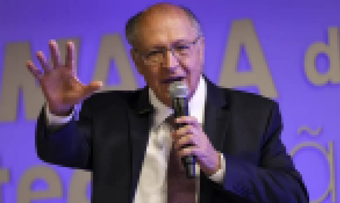 Alckmin passa por exames após sentir enjoo e dores abdominais