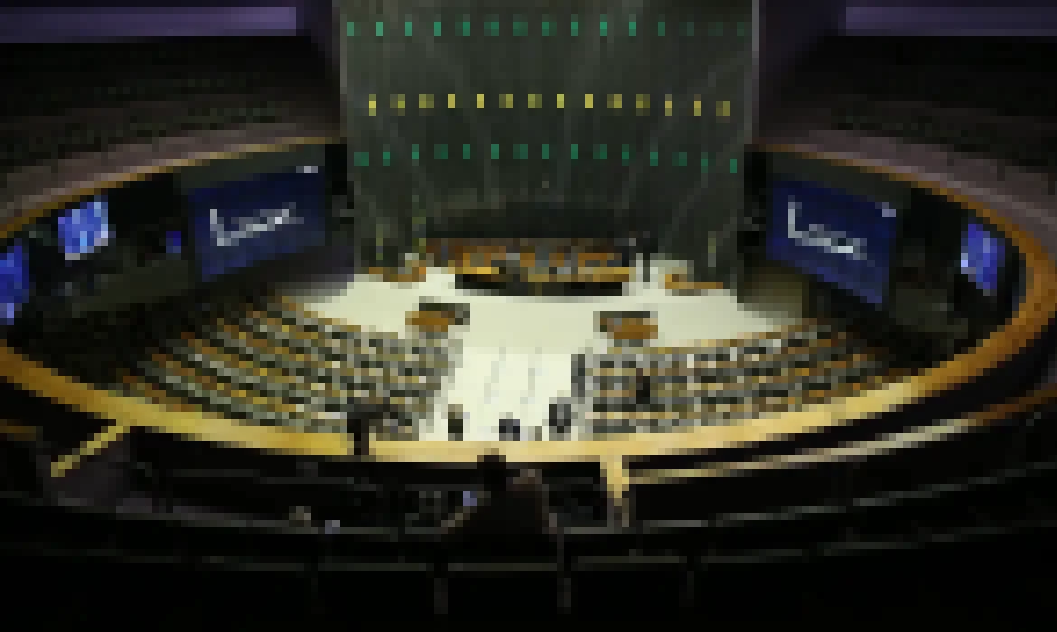 PDT deixa base do governo na Câmara após saída de Lupi