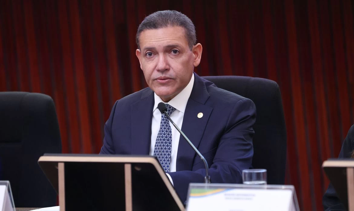 Presidente do TSE conclama os eleitores a comparecerem às urnas