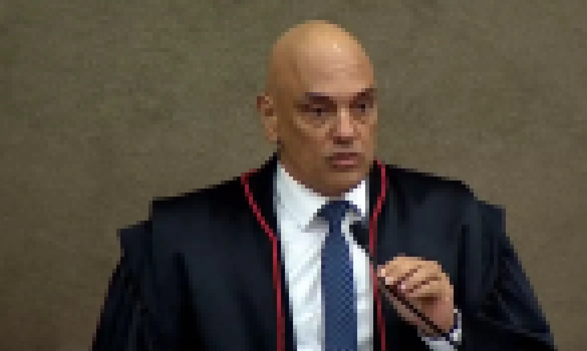 Moraes pede que Hamilton Mourão seja ouvido pela PF dentro de 15 dias