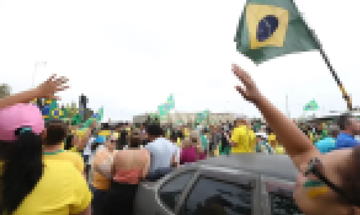 Moraes vota para condenar acusado de liderar acampamento golpista