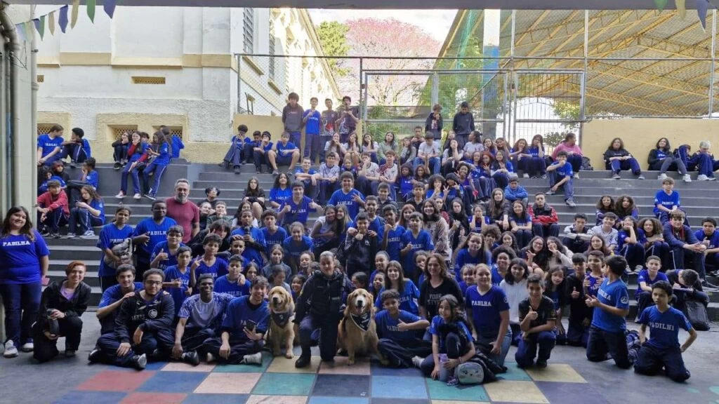 Canil da GCM de Sorocaba realiza apresentação educativa em escola estadual