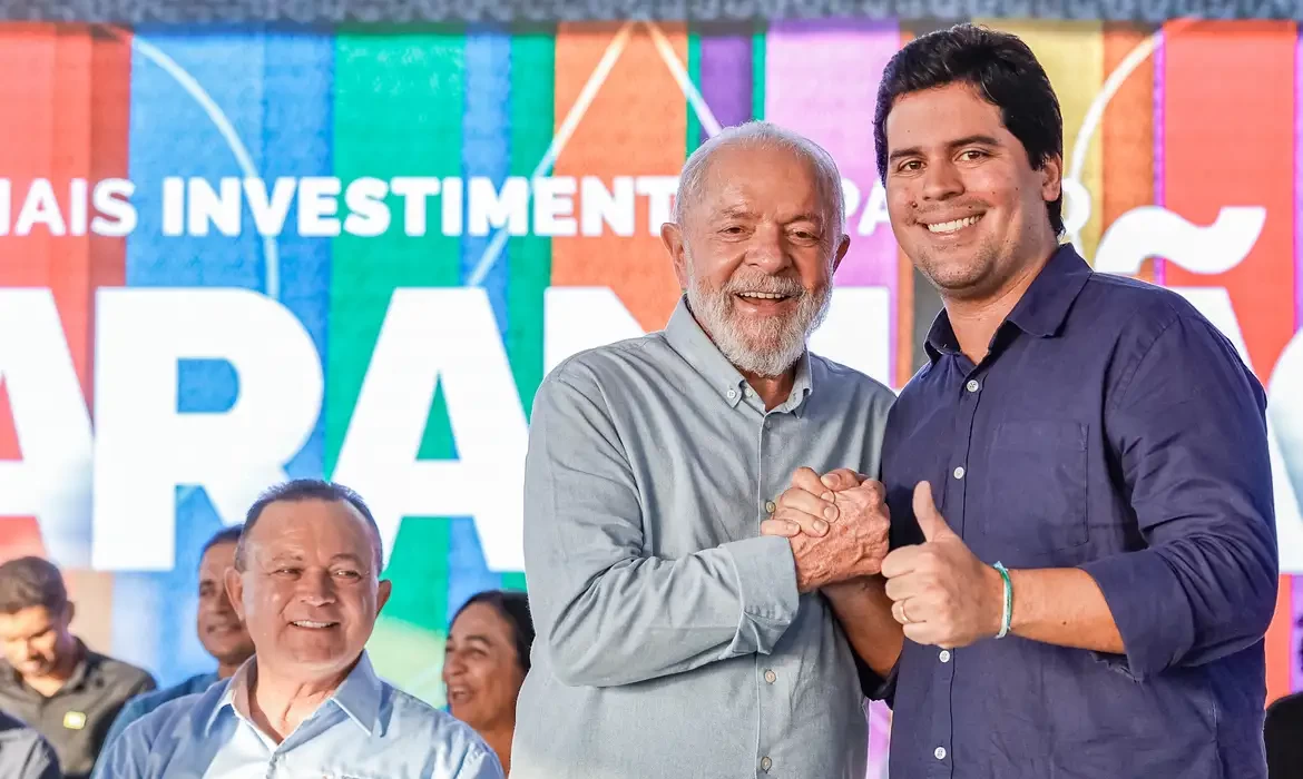 Lula renova concessão de porto e lança obras do Luz Para Todos