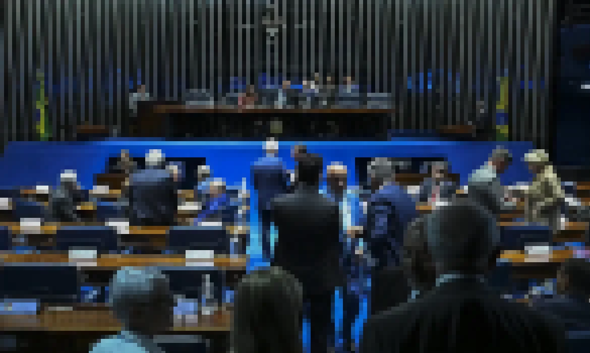 Senado aprova projeto que torna homicídio em escola crime hediondo