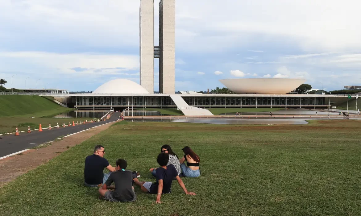 Senado cria comissão para tratar de tarifas com Congresso dos EUA
