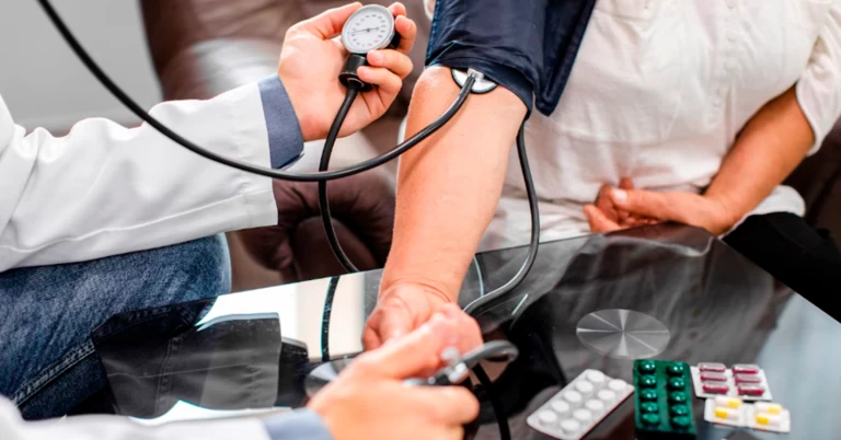 Dia de Prevenção e Combate à Hipertensão: cardiologistas do Iamspe reforçam a importância de aferir a pressão regularmente