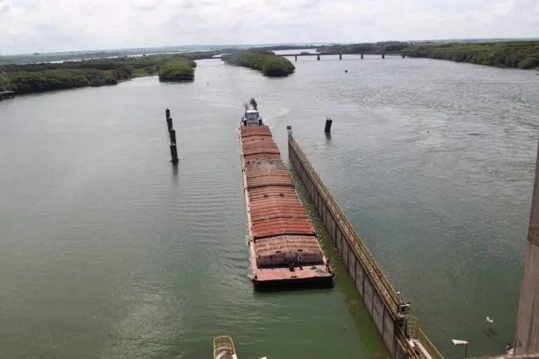 Hidrovia Tietê-Paraná recebe aporte de R$ 147,7 mi para obras que fortalecem logística sustentável