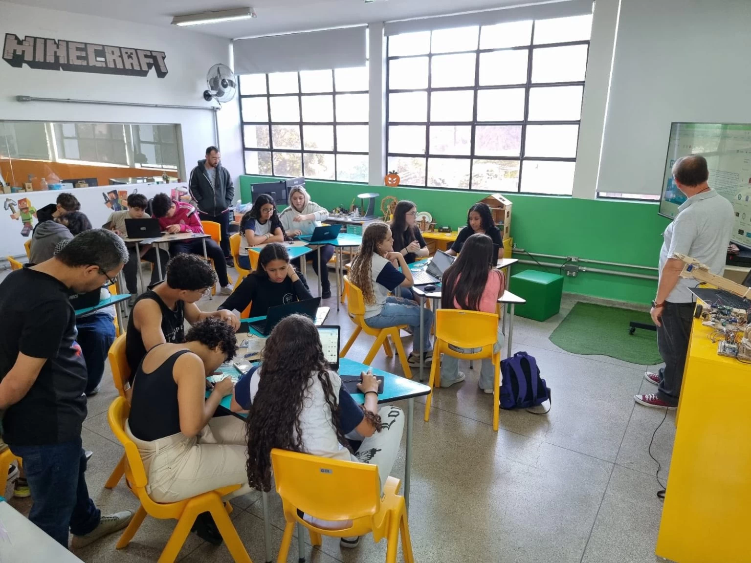 20,7 mil professores fazem provas para vagas no ensino técnico de SP