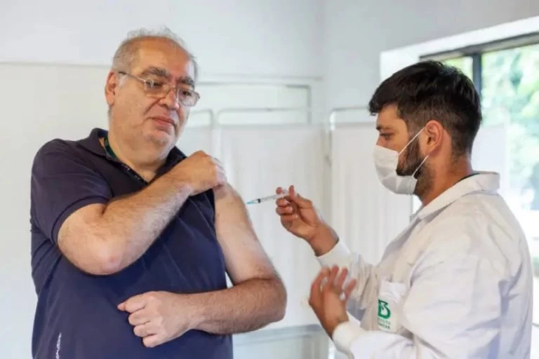 Butantan: vacinas da dengue, gripe aviária e influenza para idosos são incluídas em programa de incentivo à inovação