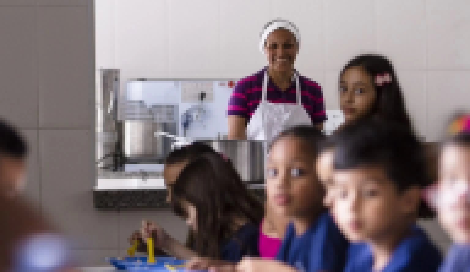 Merendeiras da rede de SP podem se inscrever até dia 4 para concurso de melhores receitas