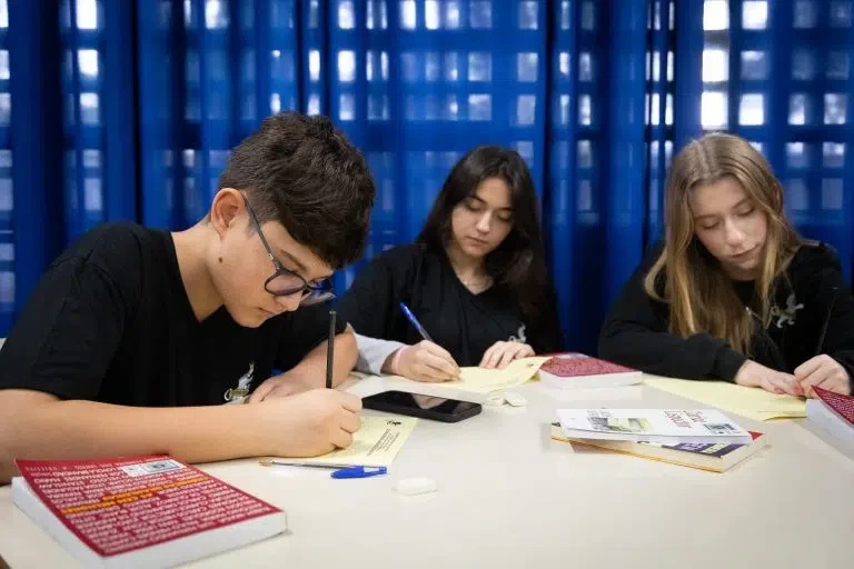 SP publica edital para contratação de monitores para as 100 escolas cívico-militares da rede