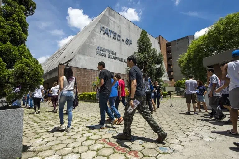 Governo de SP anuncia R$ 1,2 bilhão para modernização das Etecs e Fatecs do Estado