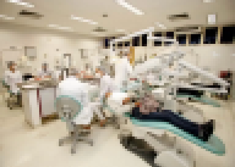 Combinação de exercício físico e ômega-3 reduz gravidade de infecção na raiz do dente