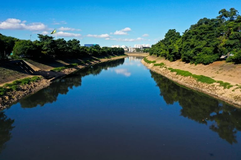 Governo de SP libera R$ 2,5 mi para afetados por mortandade de peixes no Rio Tietê