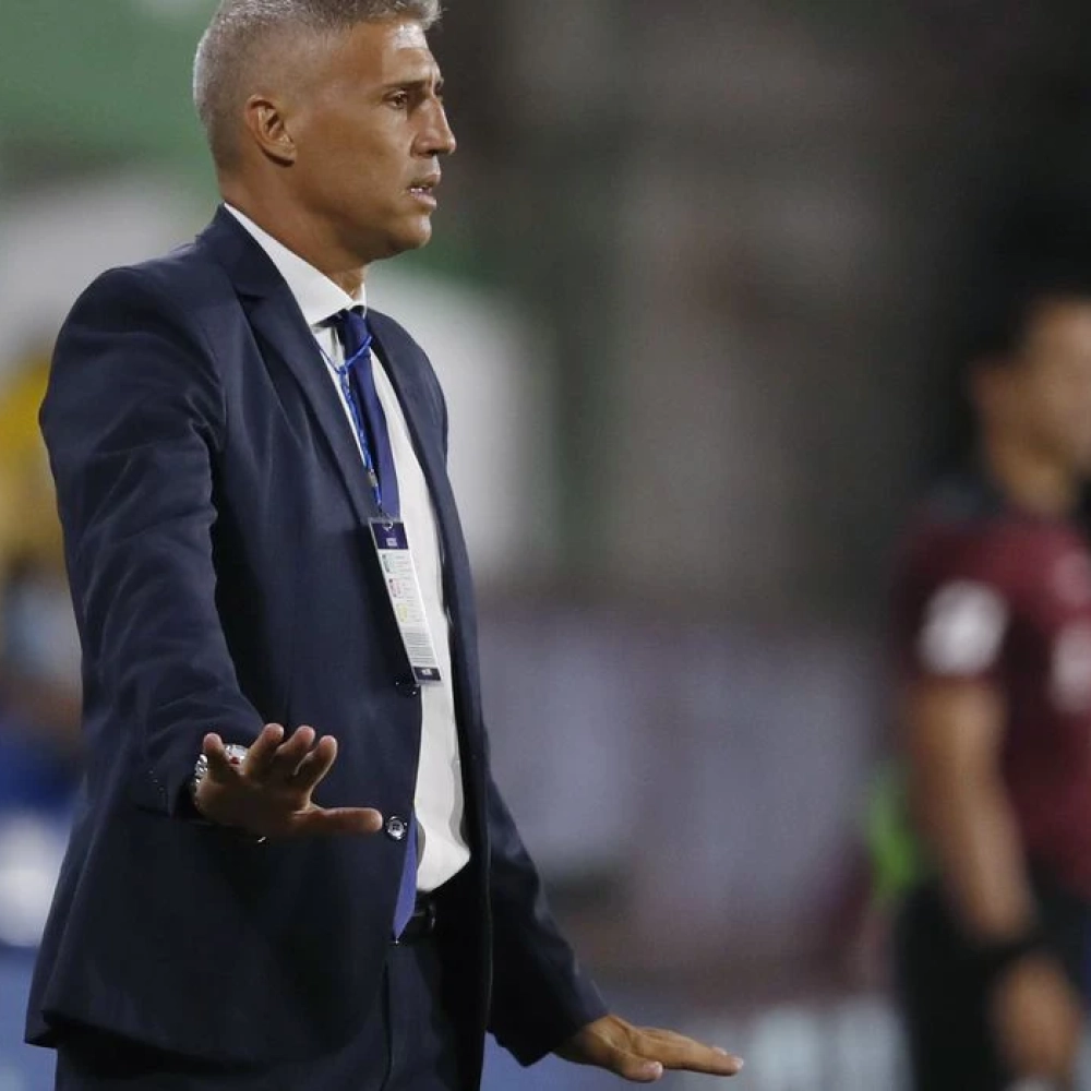 Após 8 meses, técnico Hernán Crespo não comanda mais o São Paulo