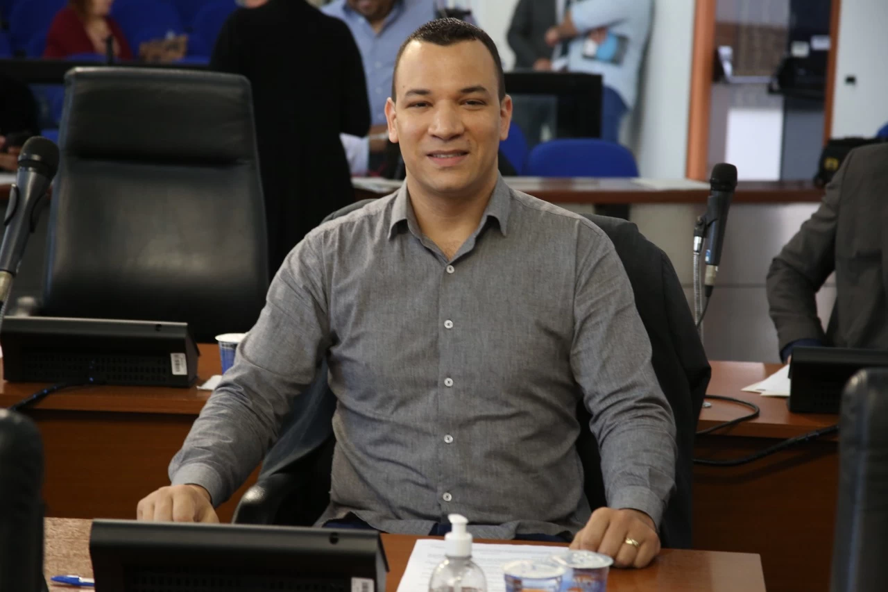 Justiça dá decisão favorável ao vereador Dylan Dantas (PSC) no episódio da Escola Estadual Joaquim Izidoro Marins