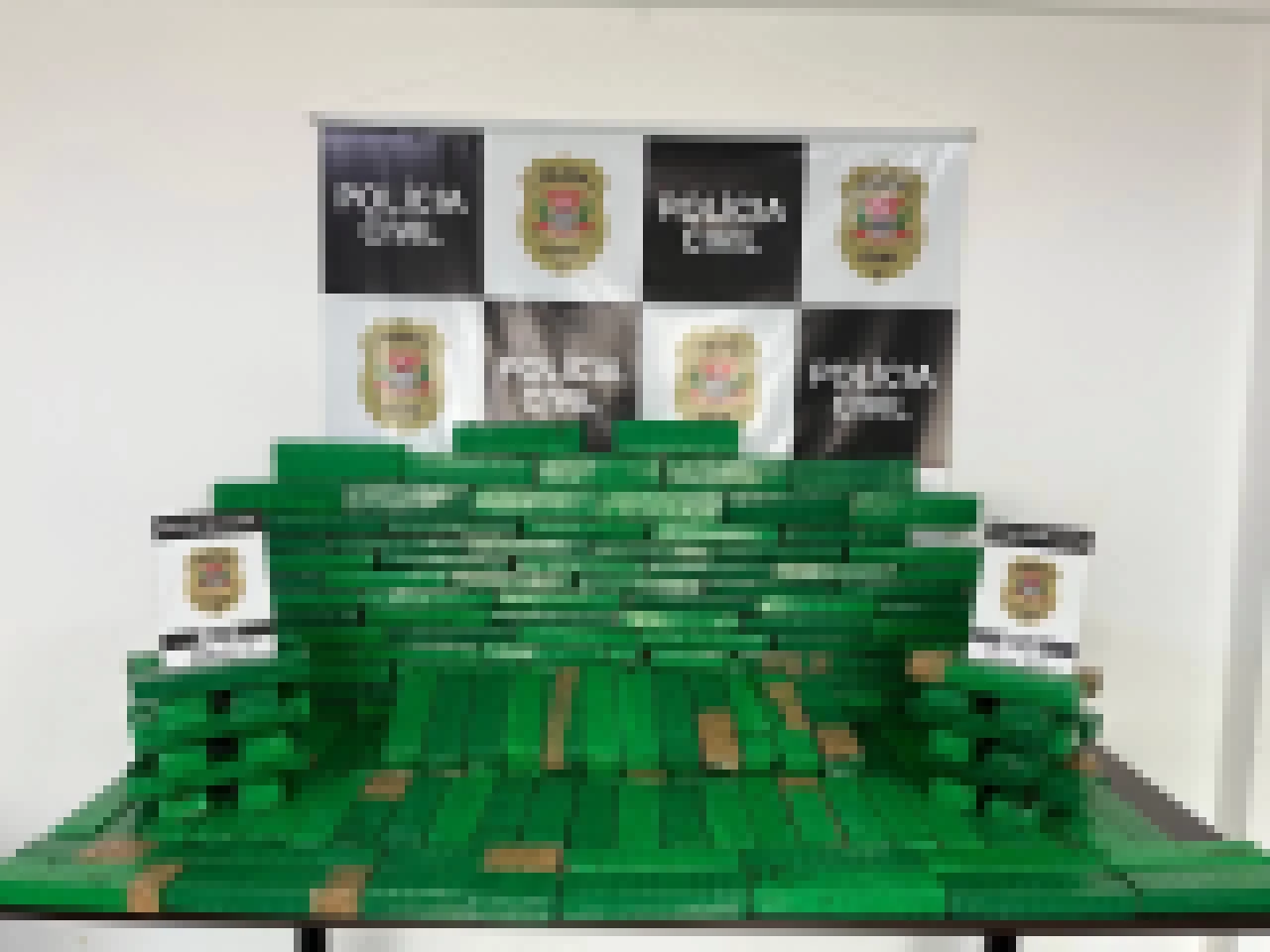 Policiais Civis da DEIC Sorocaba apreendem 200Kg de drogas no Éden