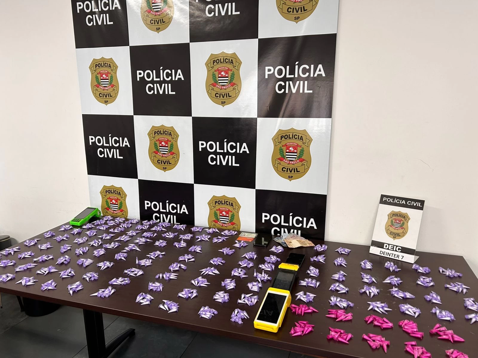 Polícia Civil de Sorocaba prende três suspeitos de tráfico na Vila Haro