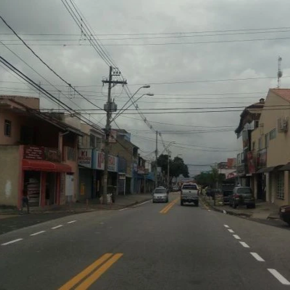 Av. Olinda Aires Paulete recebe manutenção da sinalização de solo