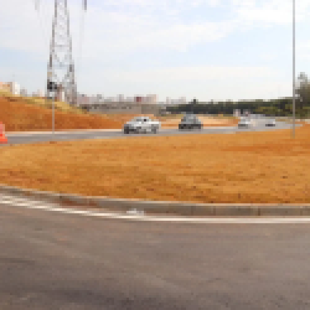 Avenida Juvenal de Campos recebe rotatória